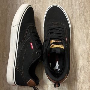Men’s Classic Levi Sneakers